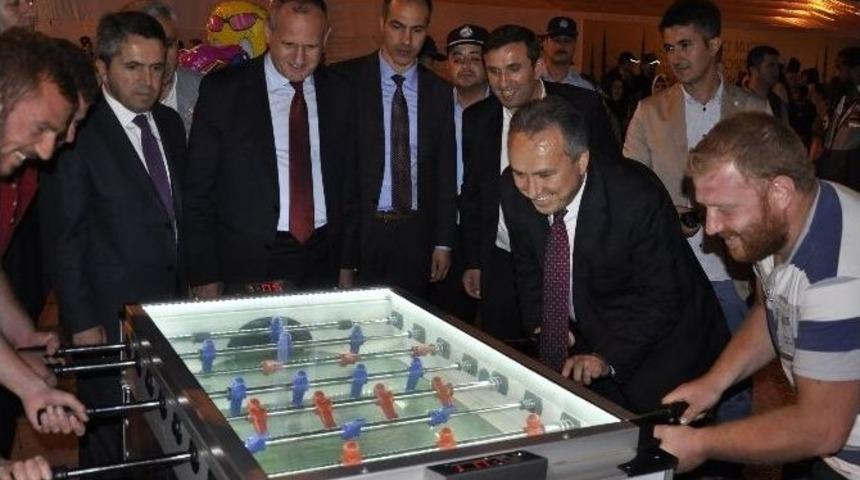 Vali Fidan Ramazan Sokağında Langırt Oynadı