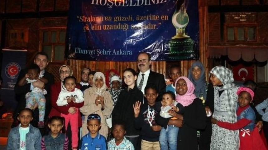 Tika&rsquo;dan Suriye, Somali, Irak Ve Yemenli &Ouml;ğrencilere İftar