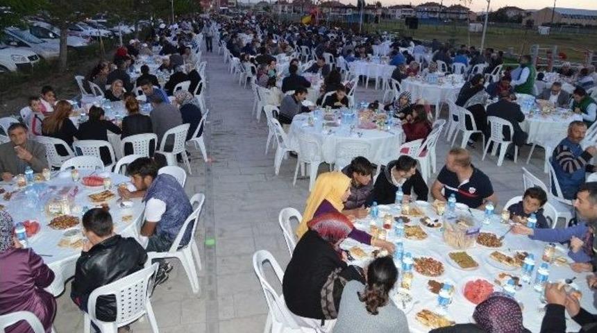 Kayseri Şeker İftar Sofrası, Aşık Veysel&rsquo;in Memleketi Şarkışla&rsquo;da Yoğun İlgi G&ouml;rd&uuml;