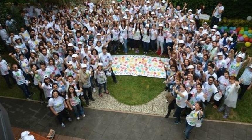 Yurttaşlık G&uuml;n&uuml;nde Otizmli &Ccedil;ocuklara Anlamlı Hediye