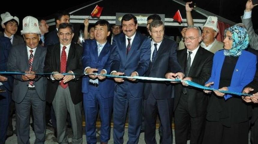 Manas Destanının Kahramanı Kırgızlar Ke&ccedil;i&ouml;ren&rsquo;e Konuk Oldu