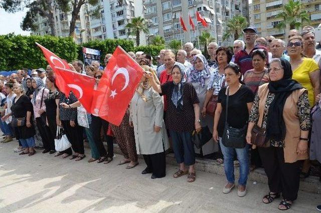 Emekliler Günlerini Buruk Kutladı