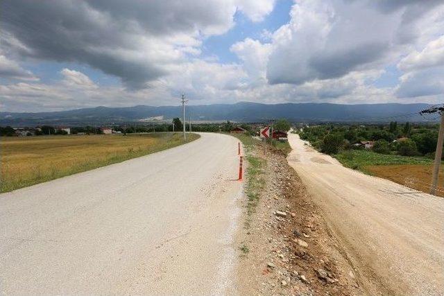 Bolu’da Yol Açma Ve Yenileme Çalışmaları Sürüyor