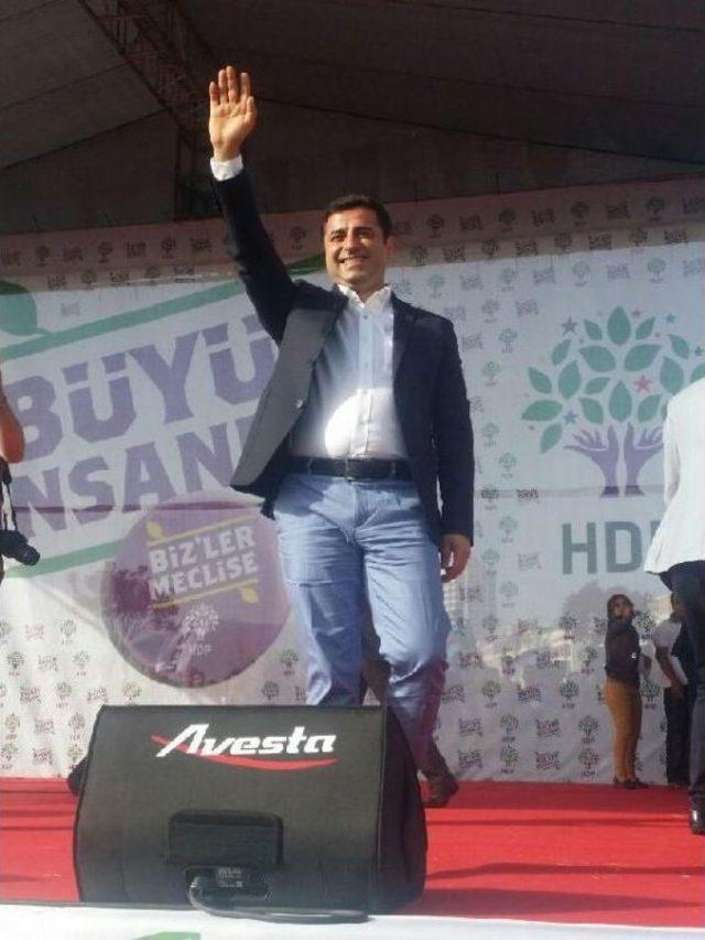 Hdp'ye 'yasa Dışı' Miting Soruşturması