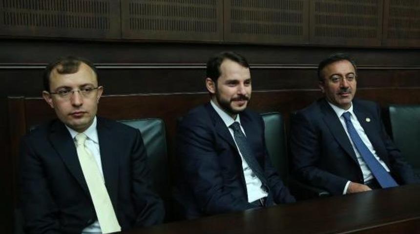 Davutoğlu: T&uuml;rkiye'nin Ter&ouml;r &Ouml;rg&uuml;t&uuml;yle Iş Birliği Yaptı Iddiasını G&uuml;ndeme Getirenler, Uluslararası Saldırının Bir Par&ccedil;ası Olmuşlardır