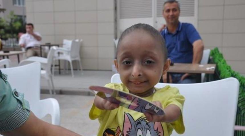 10 Yaşında, Boyu 60 Santim, Ağırlığı Ise 5 Kilogram