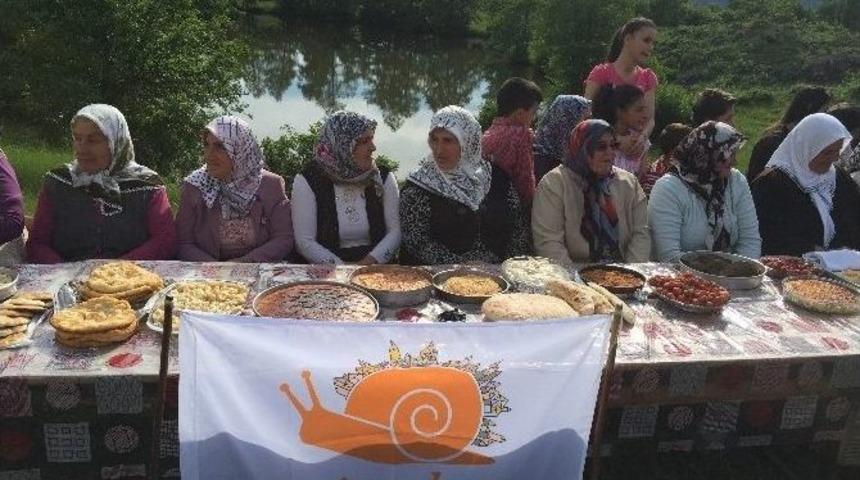 Artvin&rsquo;in Şavşat İl&ccedil;esinde 300 Yıllık İftar Geleneği Yaşatılıyor