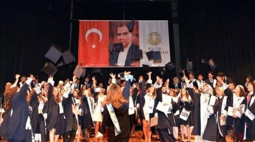 S&uuml; Diş Hekimlerinin Mezuniyet Sevinci