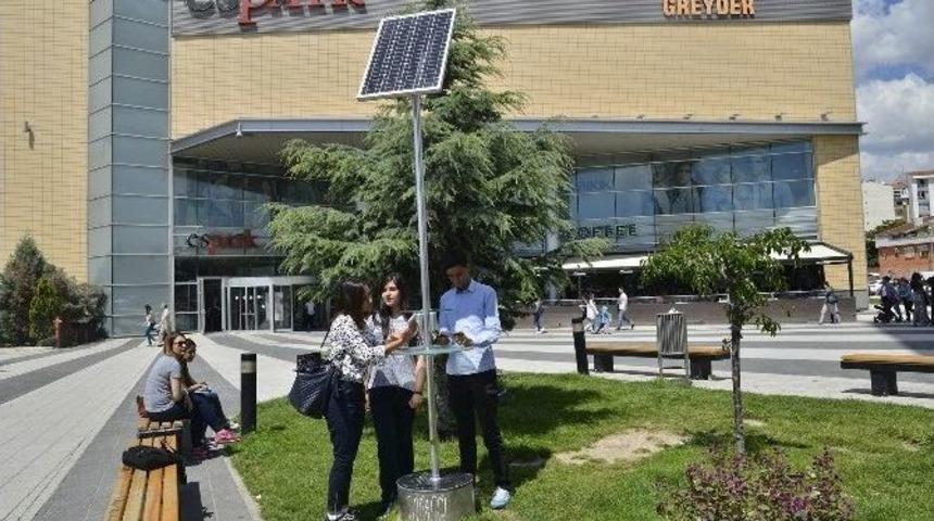 Eskişehir&rsquo;de G&uuml;neş Enerjili Şarj İstasyonları