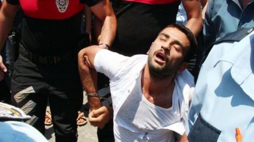 Cep Telefonu Kavgasına Polisten Biber Gazlı M&uuml;dahale