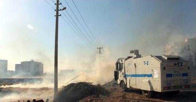 Suriye Sınırındaki Yangına Polis Toma Ile Müdahale Etti