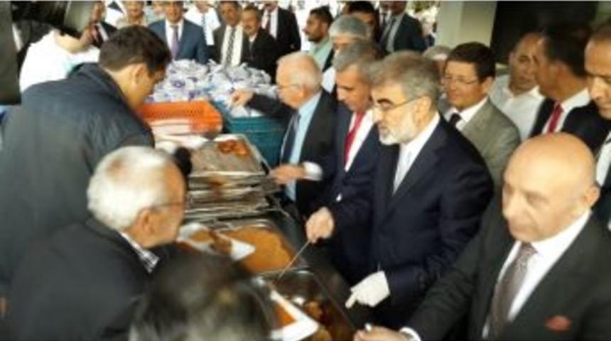 Bakan Yıldız&rsquo;dan Elektrik Ve Doğalgaza Zam A&ccedil;ıklaması