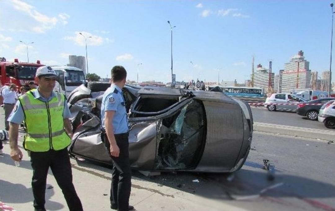 (&ouml;zel Haber) Beylikd&uuml;z&uuml;&rsquo;nde Zincirleme Kaza: 1 &Ouml;l&uuml;, 3 Yaralı