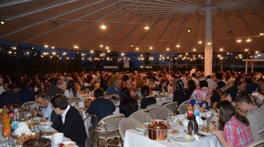&Ouml;zel İmperial Hastanesi &Ccedil;alışanları İftar Yemeğinde Buluştu