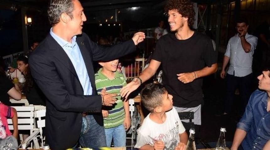 Okuma İstekli &Ccedil;ocuklar &Uuml;nl&uuml;lerle İftarda Buluştu