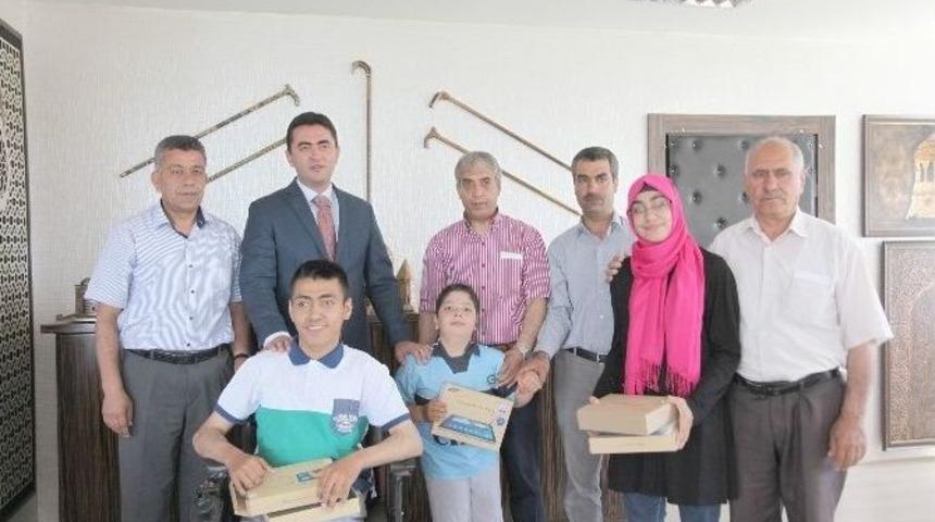 Engelli &Ouml;ğrencilere &ldquo;&ouml;zel Tablet&rdquo; Dağıtıldı