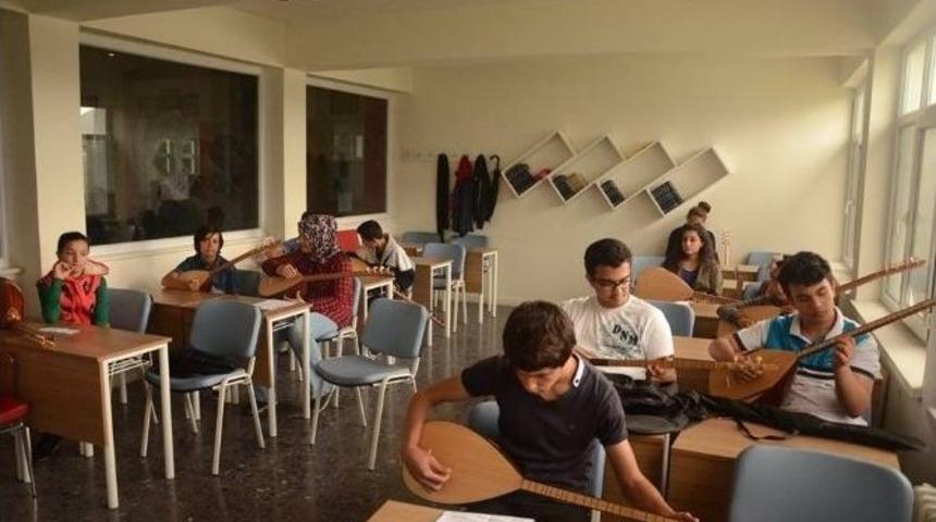 Gen&ccedil;lik Merkezleri Yaz Tatilinde Fırsatlar Sunuyor