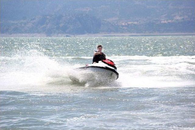 Su Jeti Ve Flyboard Şampiyonası’nın 4’üncü Ayağı Burdur’da Yapılacak‏