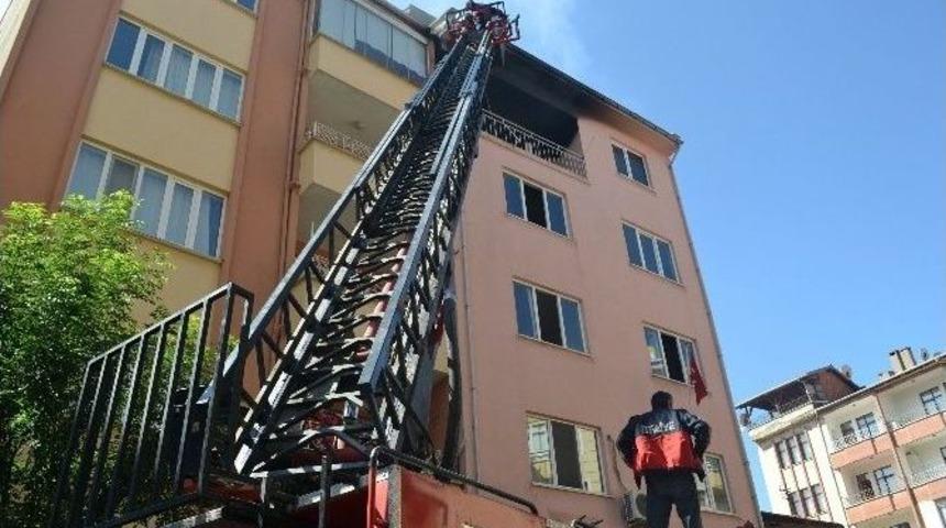 M&uuml;ft&uuml;l&uuml;k Hizmet Binasında Yangın