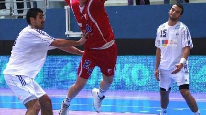 Nil&uuml;fer Belediyespor Milos'la Imzaladı