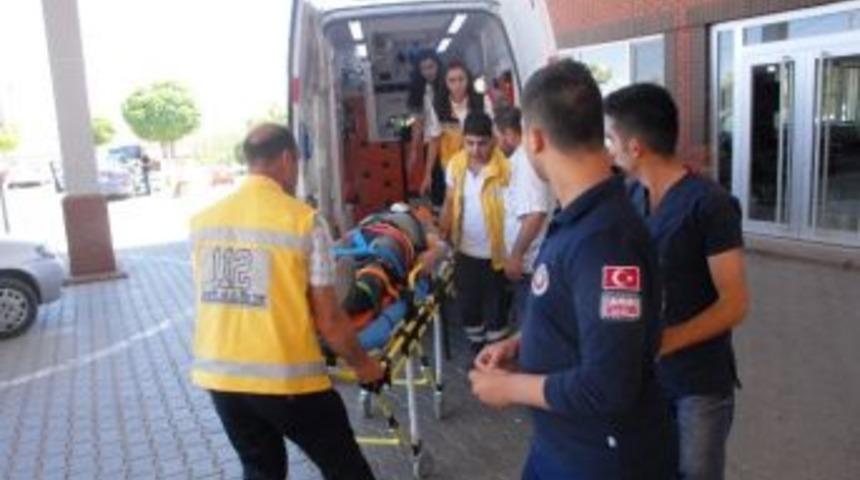 İnşattan D&uuml;şen İş&ccedil;i Yaralandı