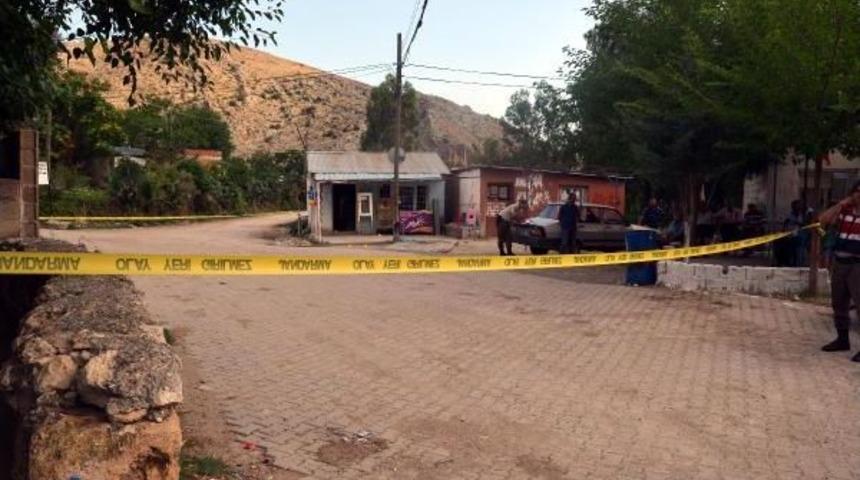 Yeğenini &Ouml;ld&uuml;r&uuml;p Ka&ccedil;tı