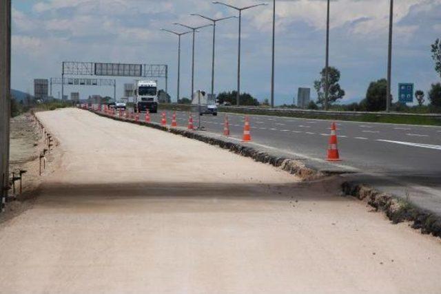 Bolu'da Bayramlarda Çileye Dönüşen Yol Genişletiliyor