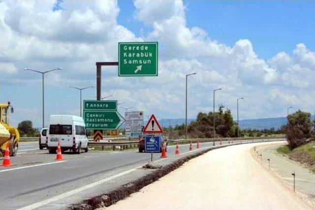 Bolu'da Bayramlarda Çileye Dönüşen Yol Genişletiliyor