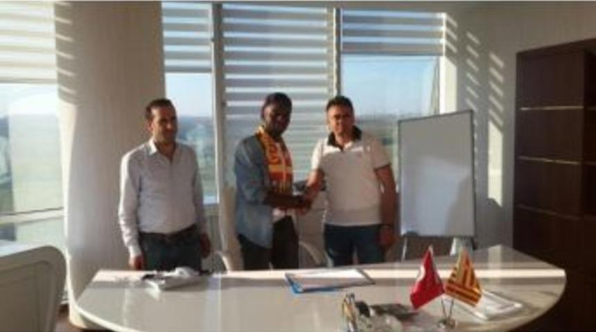 Yeni Malatyaspor Nijeryalı Sunday Mba&rsquo;yı Kadrosuna Kattı