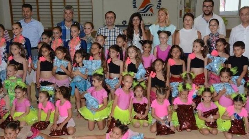 Polis Spor G&uuml;c&uuml; Kul&uuml;b&uuml; Ritmik Jimnastik Sporcuları Yıl Sonu G&ouml;sterisi Yaptı