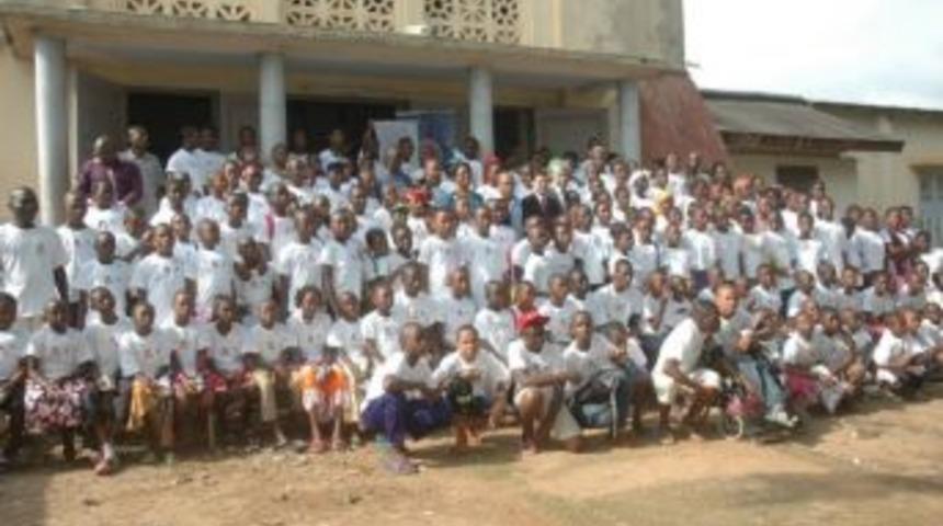 Tika Kamerun&rsquo;da &Ccedil;ocuk Haftası Kutlamalarına Destek Verdi