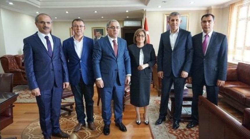 Şahin, Toki Başkanı Turan İle G&ouml;r&uuml;şt&uuml;