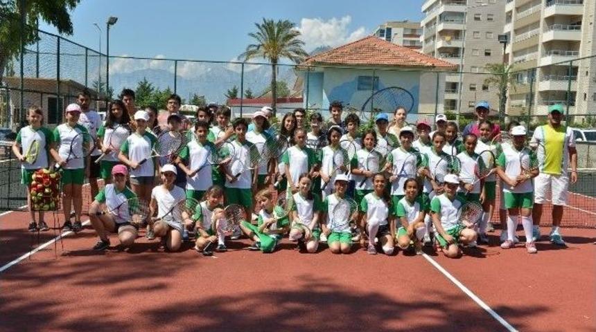 Bileydi Tenis Kortları, Kapılarını Öğrencilere Açtı