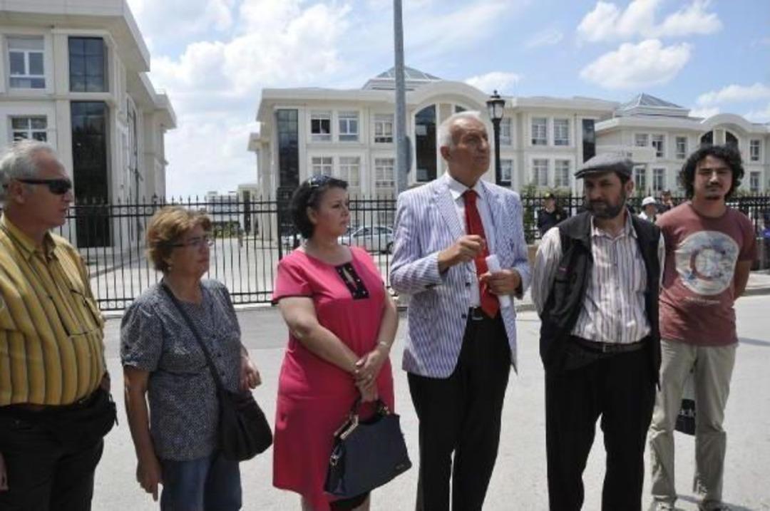 Kocaeli Vailiği &Ouml;n&uuml;nde Gergin 'dubai Port' Protestosu