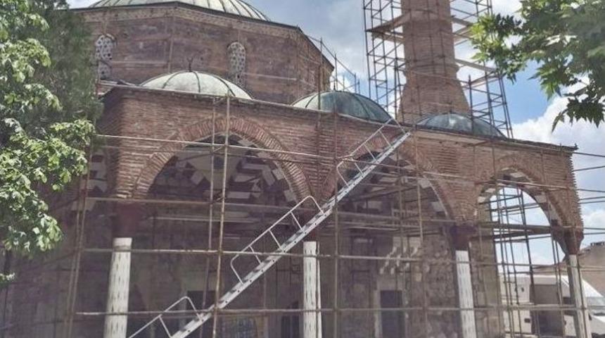 260 Yıllık Tarihi Sungurlu Ulu Camide Restorasyon &Ccedil;alışmaları S&uuml;r&uuml;yor