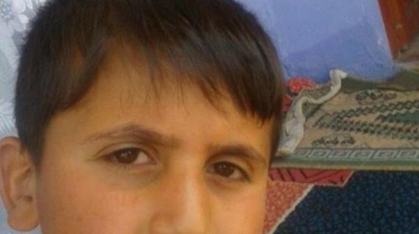 6 G&uuml;nd&uuml;r Kayıp Minik Enes, Bah&ccedil;ede G&ouml;m&uuml;l&uuml; Bulundu