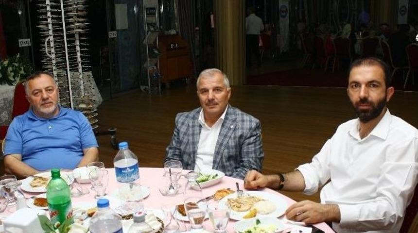 Doğu T&uuml;rkistan İ&ccedil;in Toplanıyorlar