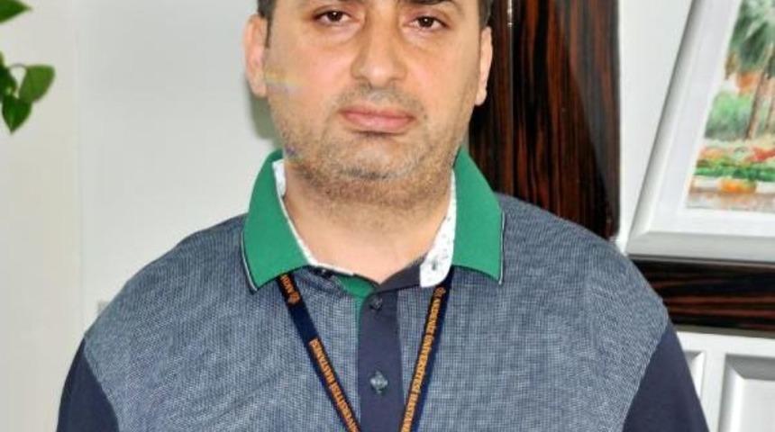 Eczacılar Tedirgin, Doktorlar Temkinli