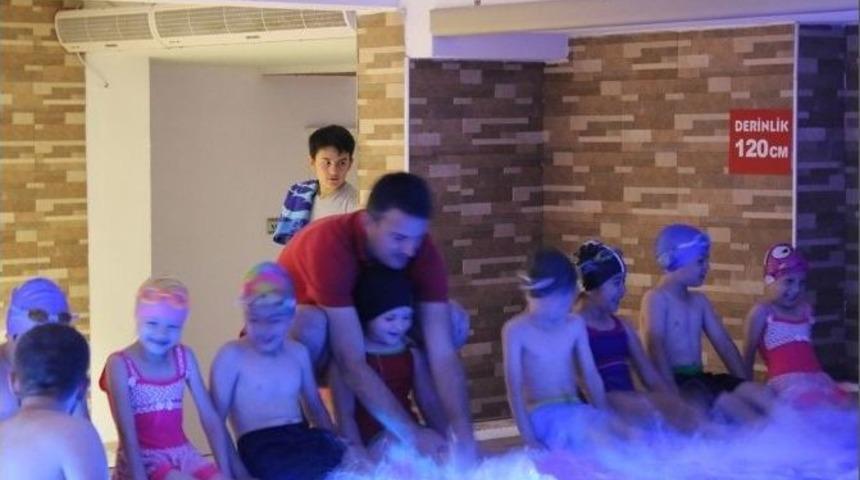 Serdivan Yaz Okulları&rsquo;nda Y&uuml;zme Zamanı