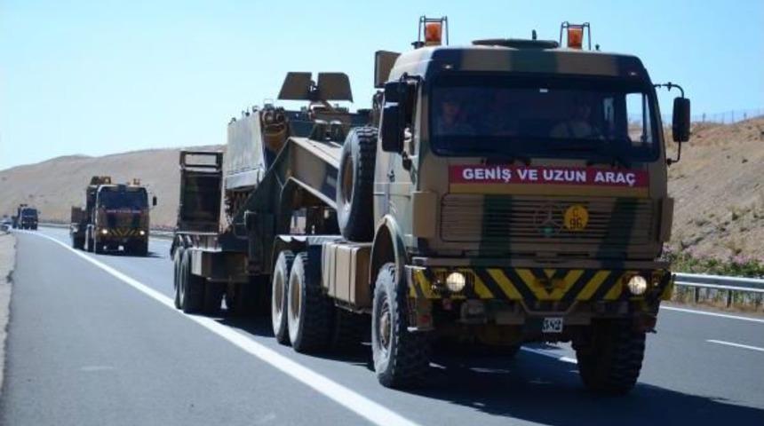 Suriye Sınırındaki Kilis'e Tank Ve Asker Sevkiyatı