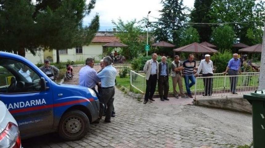 Eşi Ve Yanında Bulunan Şahsı T&uuml;fekle &Ouml;ld&uuml;rd&uuml;