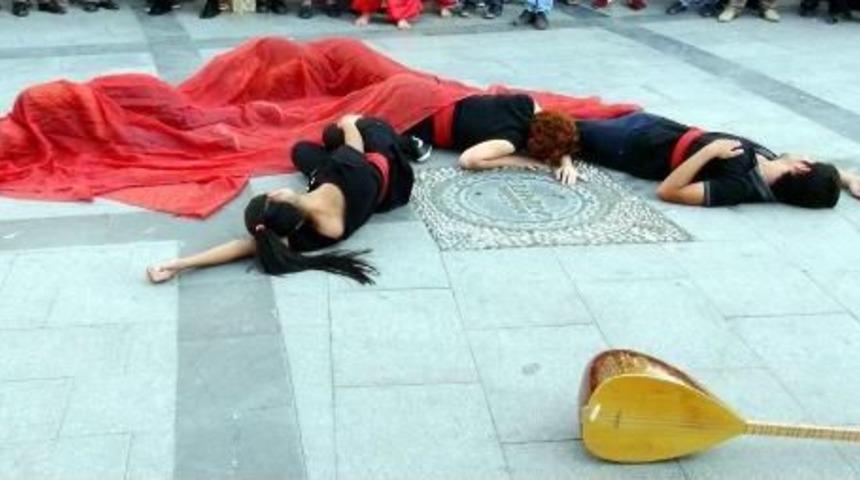 Gaziantep'te Sivas Olaylarına Tiyatrolu Tepki