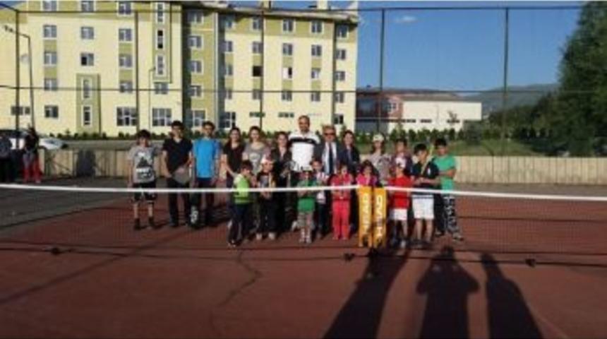 Taşkesenligil&rsquo;den Minik Tenis&ccedil;ilere Başarı