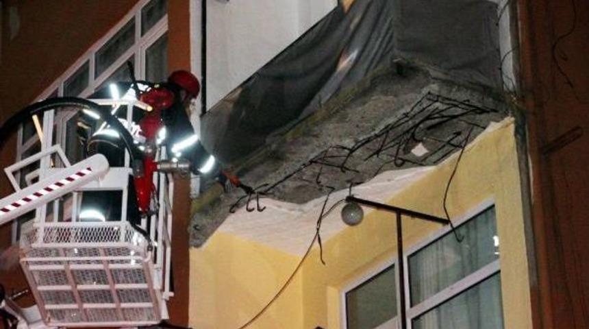 Balkonun Beton Bloğu Kaldırıma D&uuml;şt&uuml;