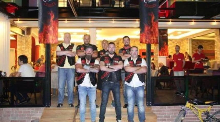 T&uuml;rk Chopper Motor Kul&uuml;b&uuml; &Uuml;yelerinden Iftarda Birlik Mesajı