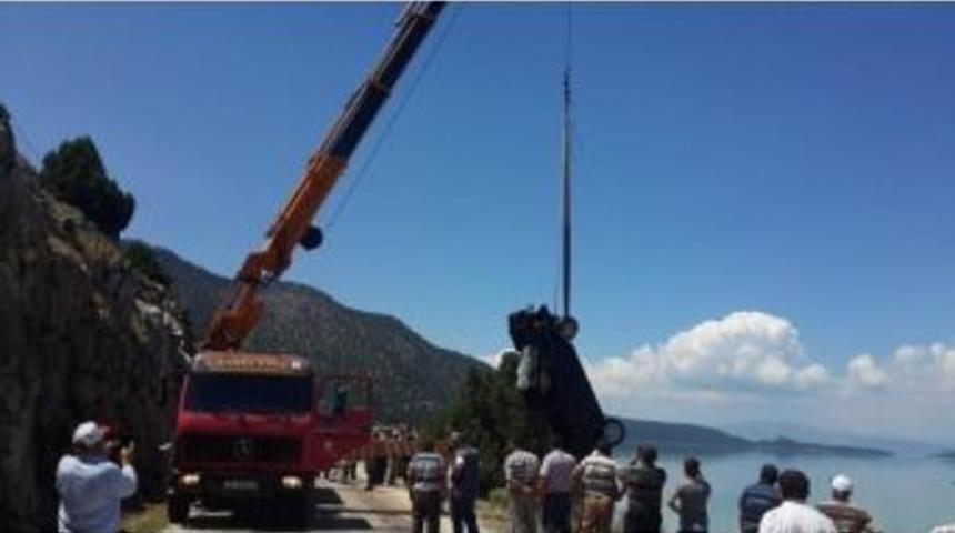 Otomobil Beyşehir G&ouml;l&uuml;&rsquo;ne U&ccedil;tu