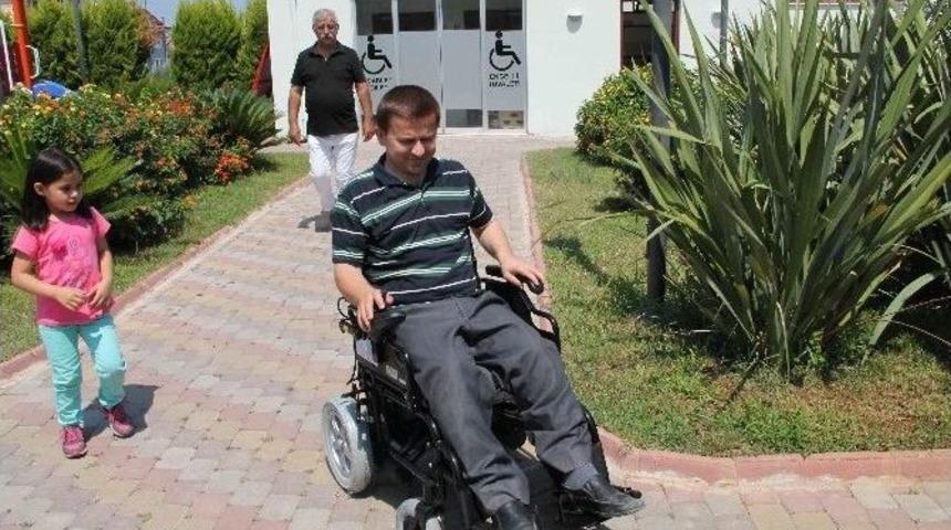 Ms Hastası Rasih&rsquo;in Tekerlekli Sandalye Sevinci