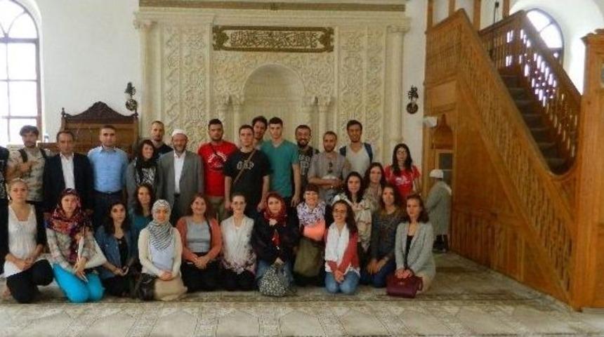 Yabancı Öğrenciler Camide