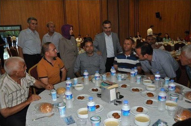 Başkan Çelikcan, Gazi Ve Şehit Ailelerine İftar Verdi