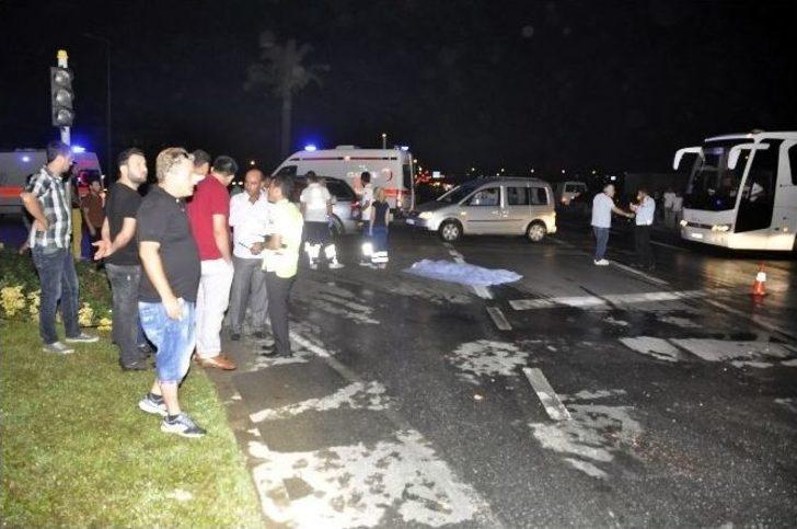 Yolda Yatan İşçiyi Tır Ezdi G1